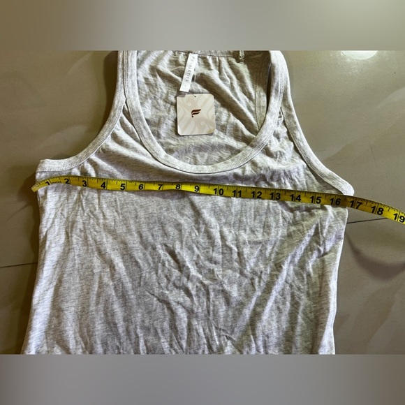 Fabletics grey  Oatmeal Side Slit Activewear Tank Top Women's Size Large - Picture 6 of 12